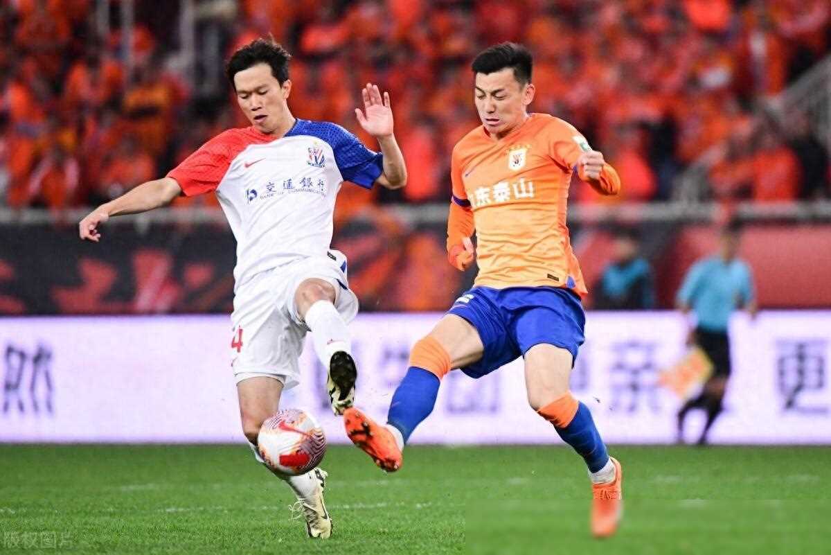 关于济南鲁能队员在比赛中发挥出色，赢得信心的信息