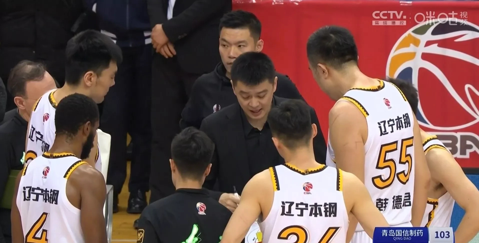 辽宁男篮客场战胜上海，继续领跑