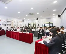 开云体育登录-豪门换帅大赛，雄谋广撒狗粮