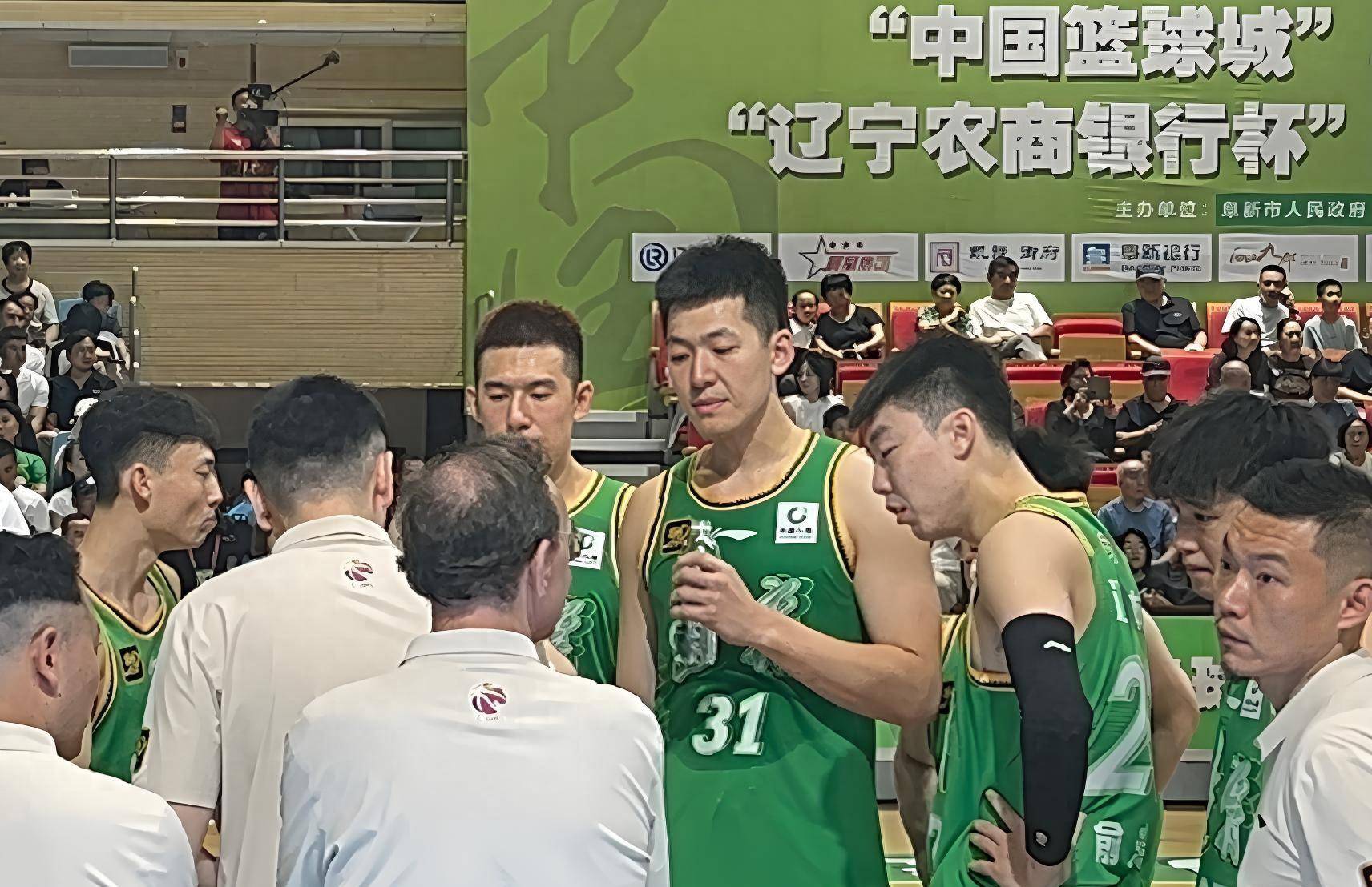山东男篮逆转辽宁队，豪取两连胜