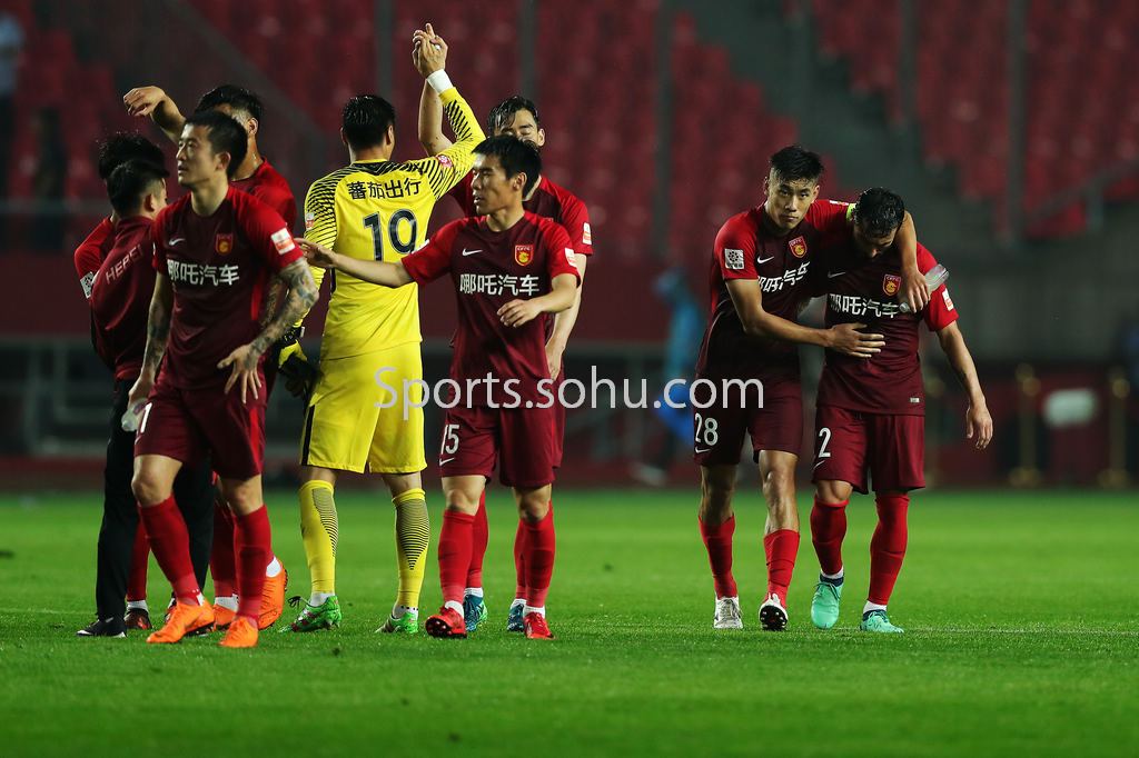 重庆力帆主场负于河北华夏幸福,胜负乱序的简单介绍 重庆力帆主场负于河北华夏幸福,胜负乱序的简单介绍