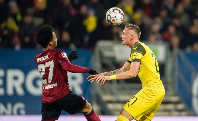 开云体育下载-联赛战局白热化，卫冕冠军不敌对手，胜负悬念未定