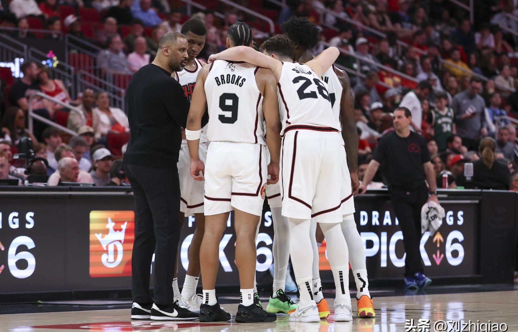 开云体育app-火箭不敌快船，连输两场