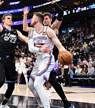 开云体育APP下载-包含快船再胜爵士，系列赛2-0领先的词条