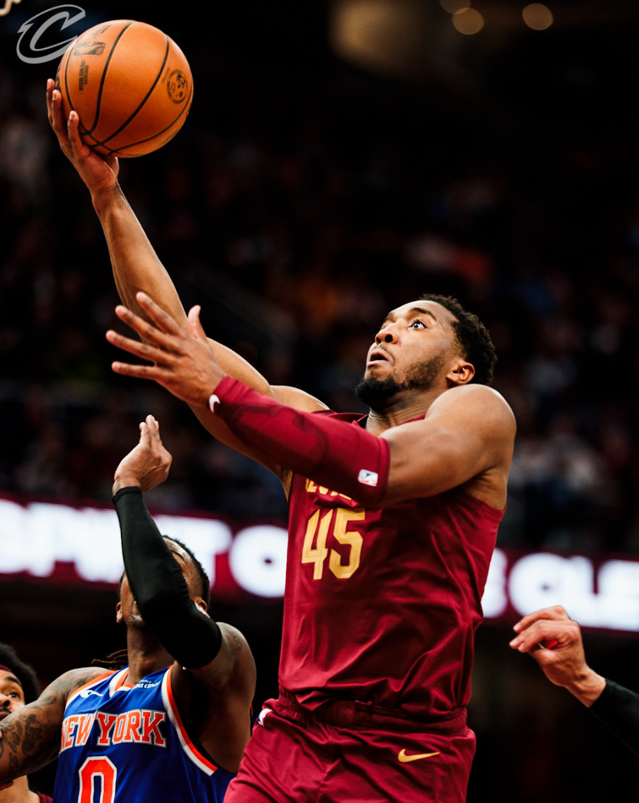 开云体育登录-爵士击败尼克斯，米切尔砍下高分