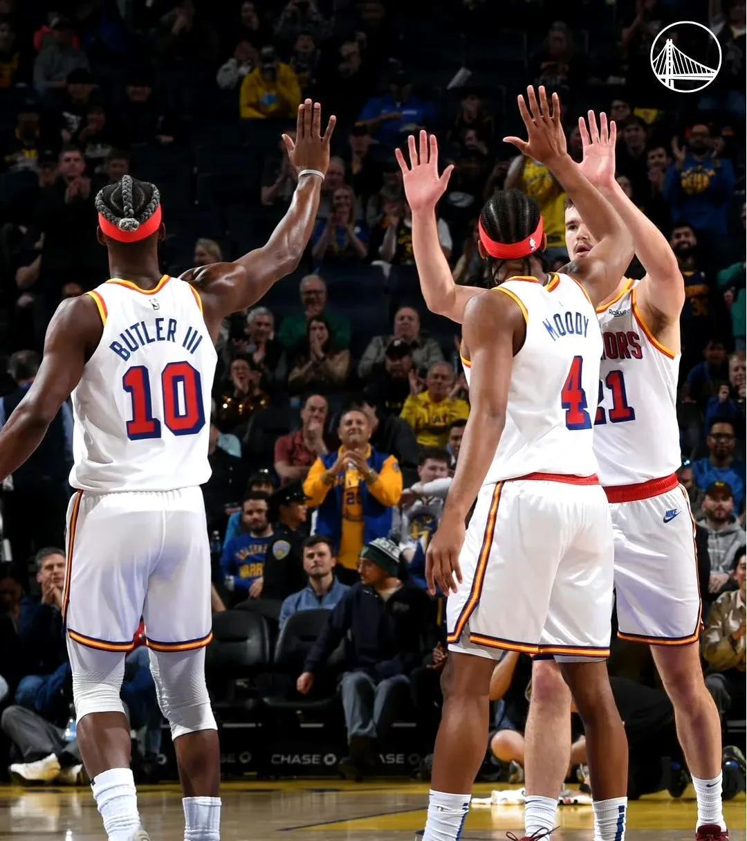 快船赢下雄鹿,莱昂纳德25分助攻 快船赢下雄鹿,莱昂纳德25分助攻