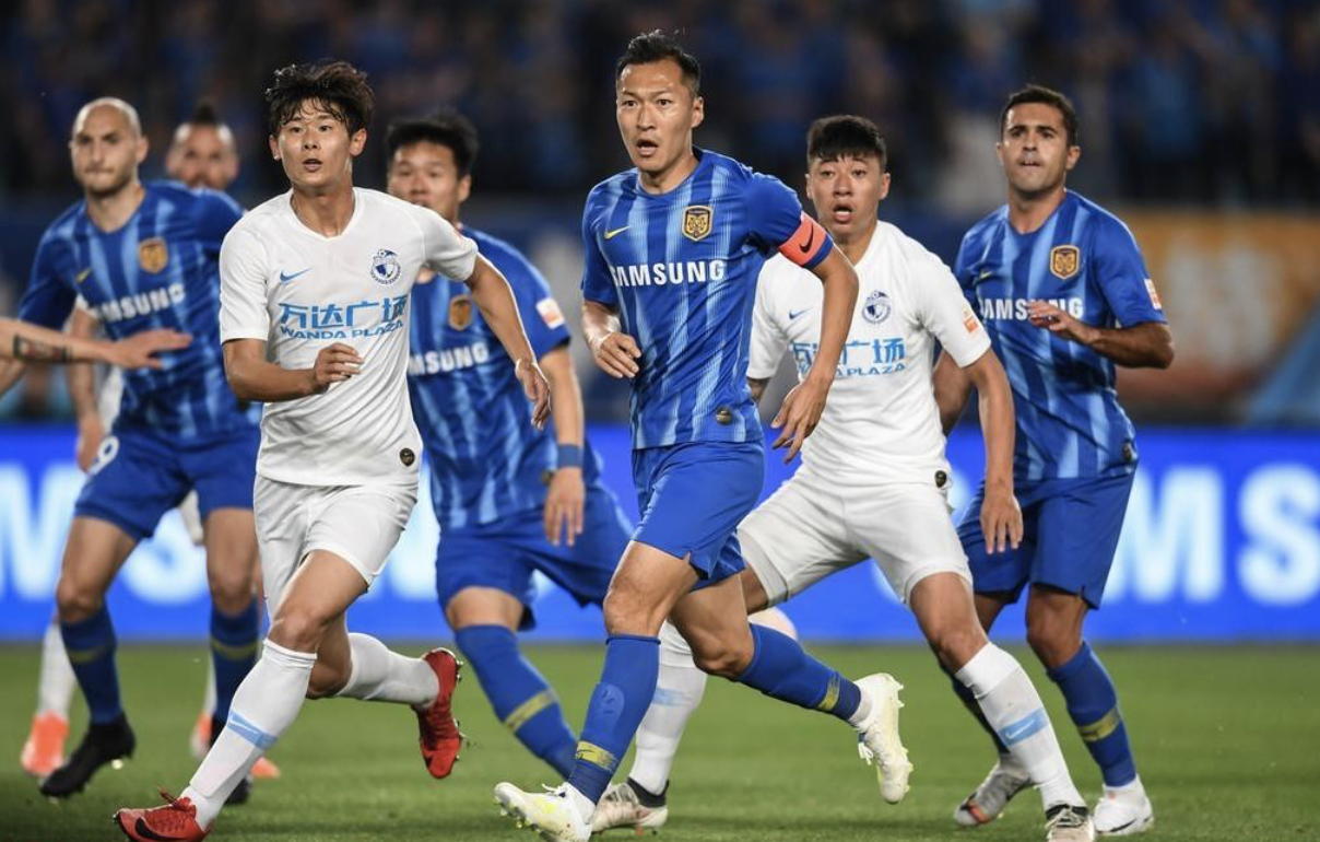 苏宁主场大胜深圳，继续领跑积分榜