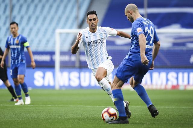 苏宁主场大胜深圳，继续领跑积分榜