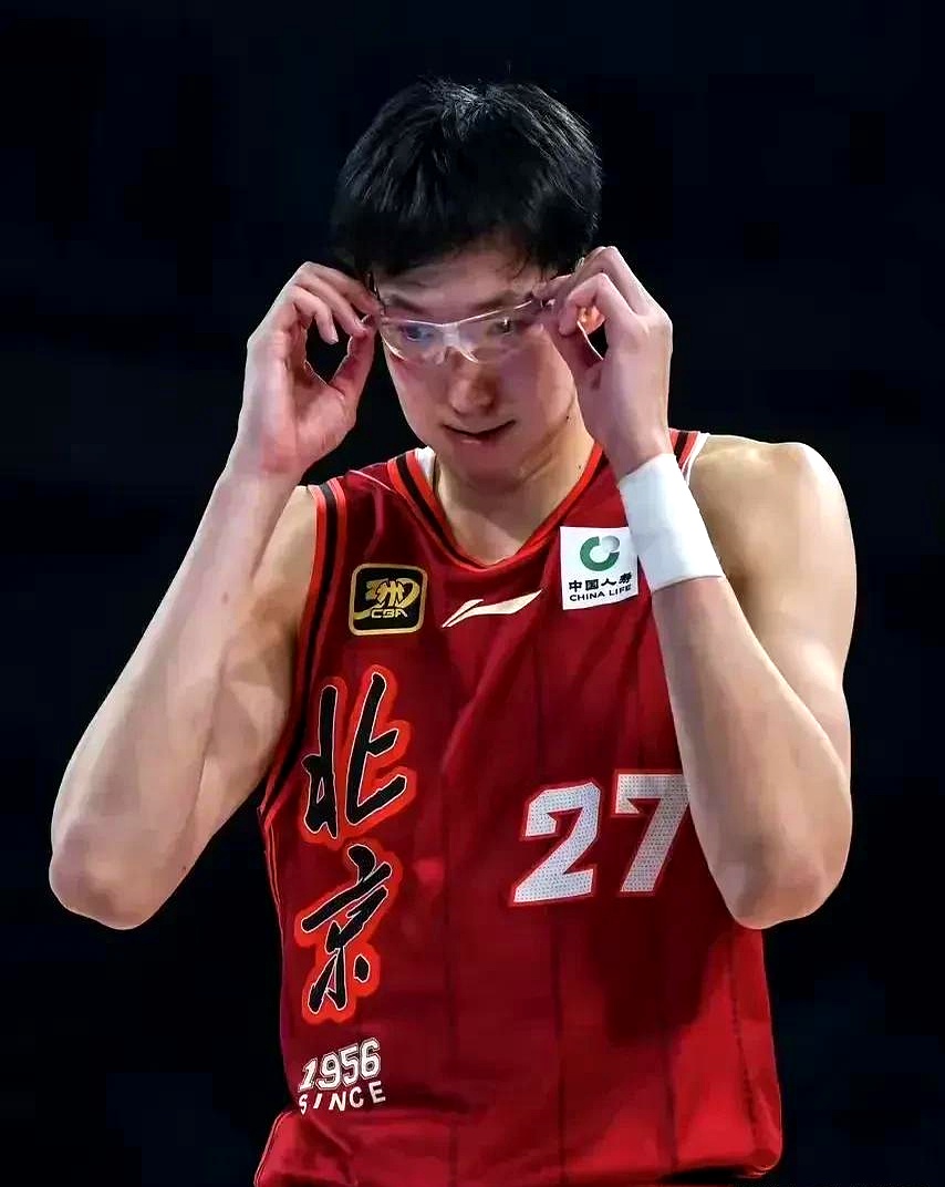 辽宁队横扫步行者，周琦点燃赛场