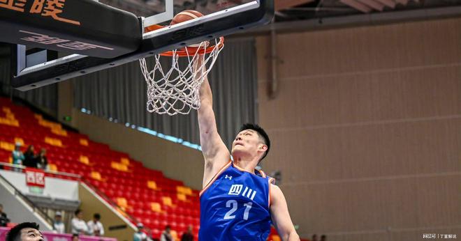 辽宁队横扫步行者，周琦点燃赛场