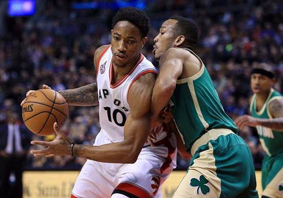 马刺碾压天津队，范弗利特扛起全队